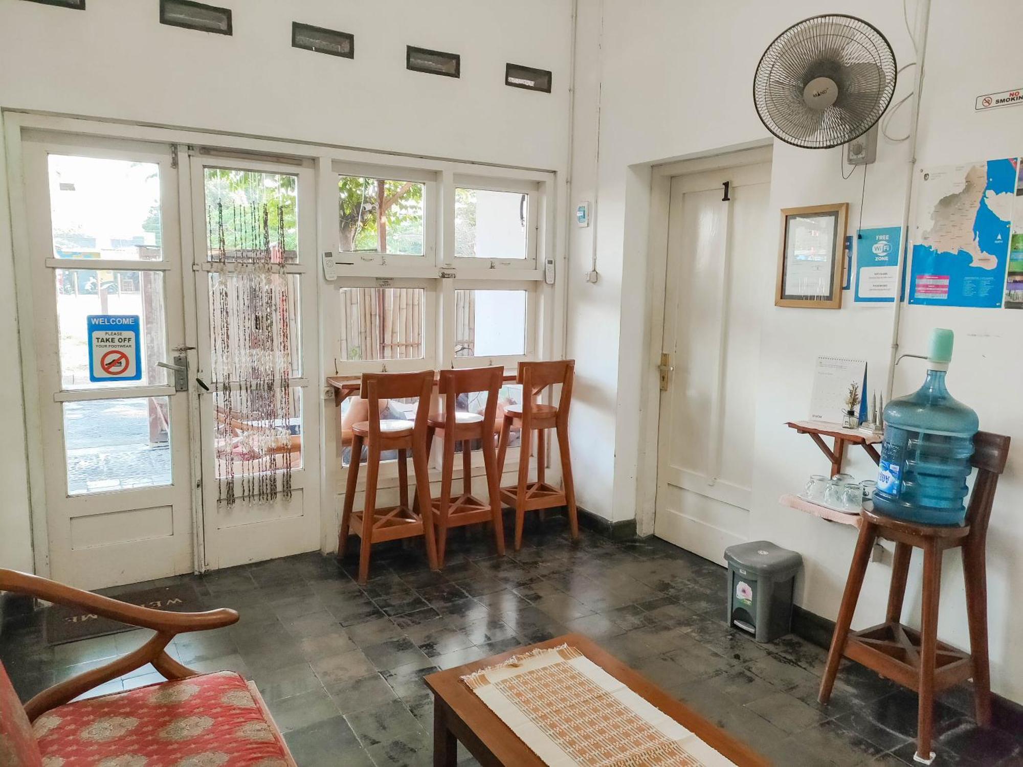 Ijen Backpacker Hostel Banyuwangi  Εξωτερικό φωτογραφία