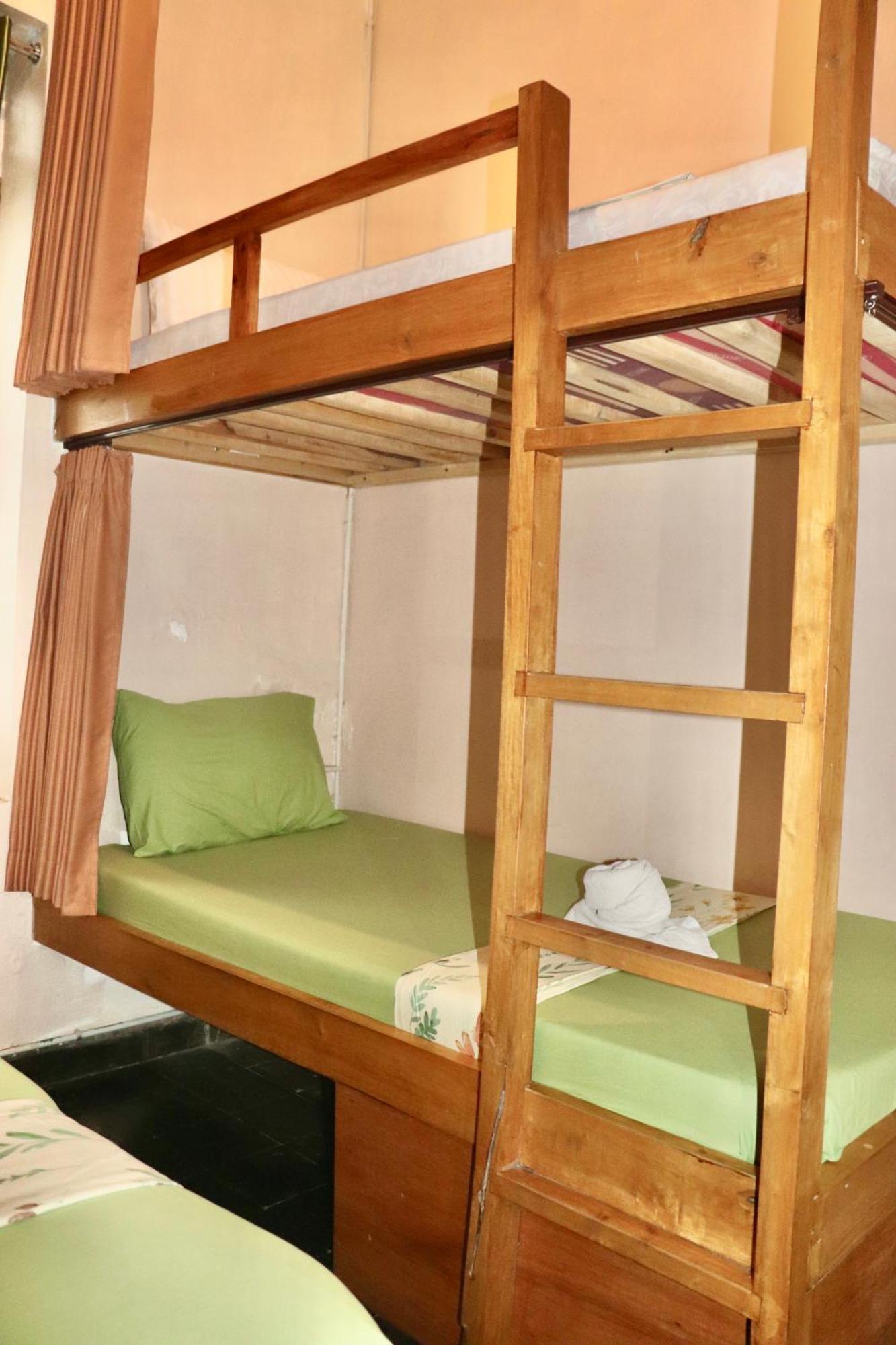 Ijen Backpacker Hostel Banyuwangi  Εξωτερικό φωτογραφία